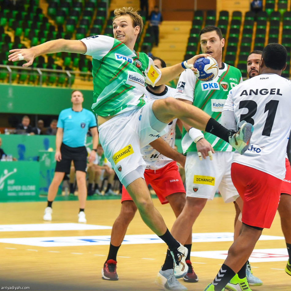 التوأم يقود برشلونة
إلى نصف النهائي