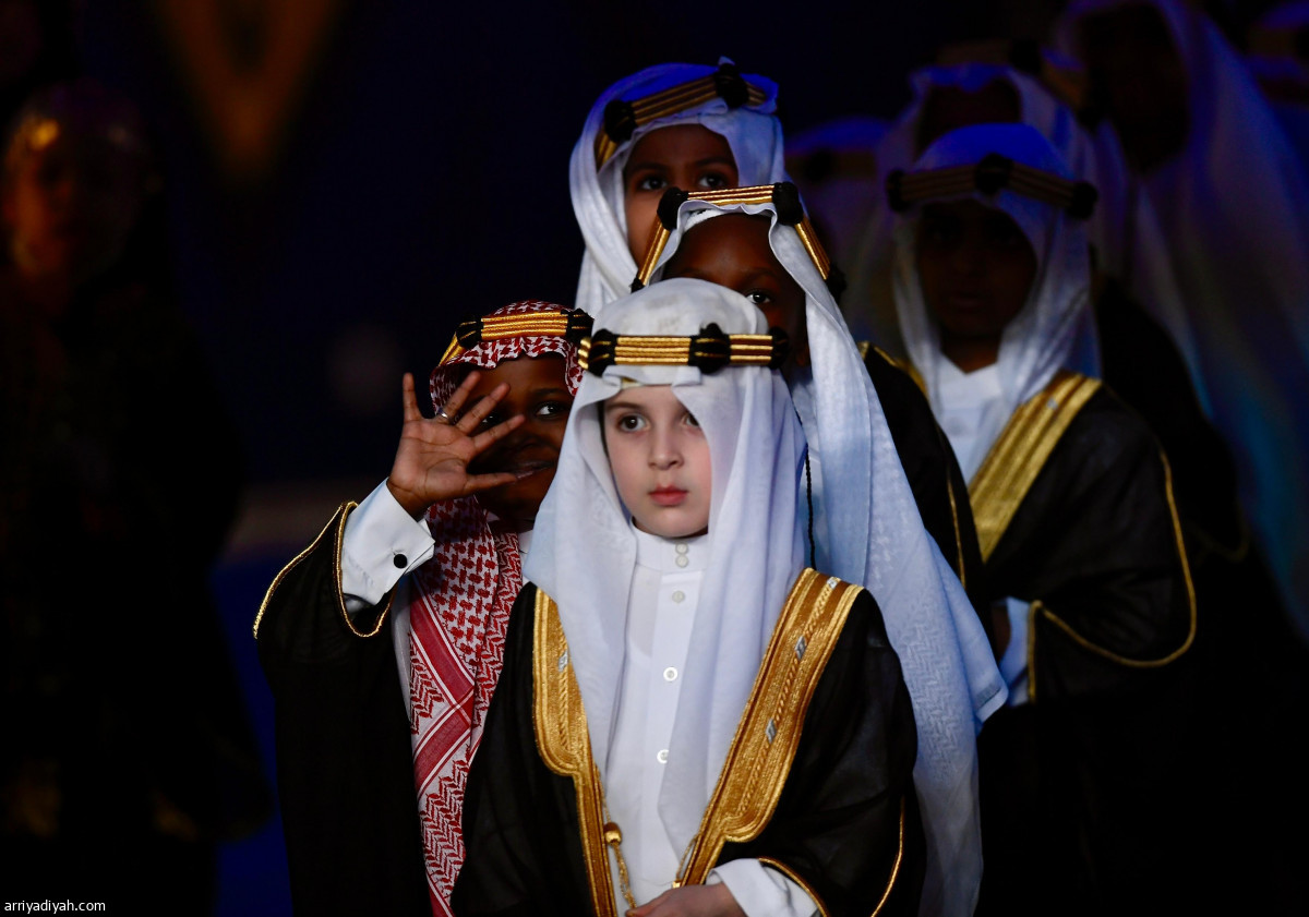 الجمهور يواكب «التأسيس»