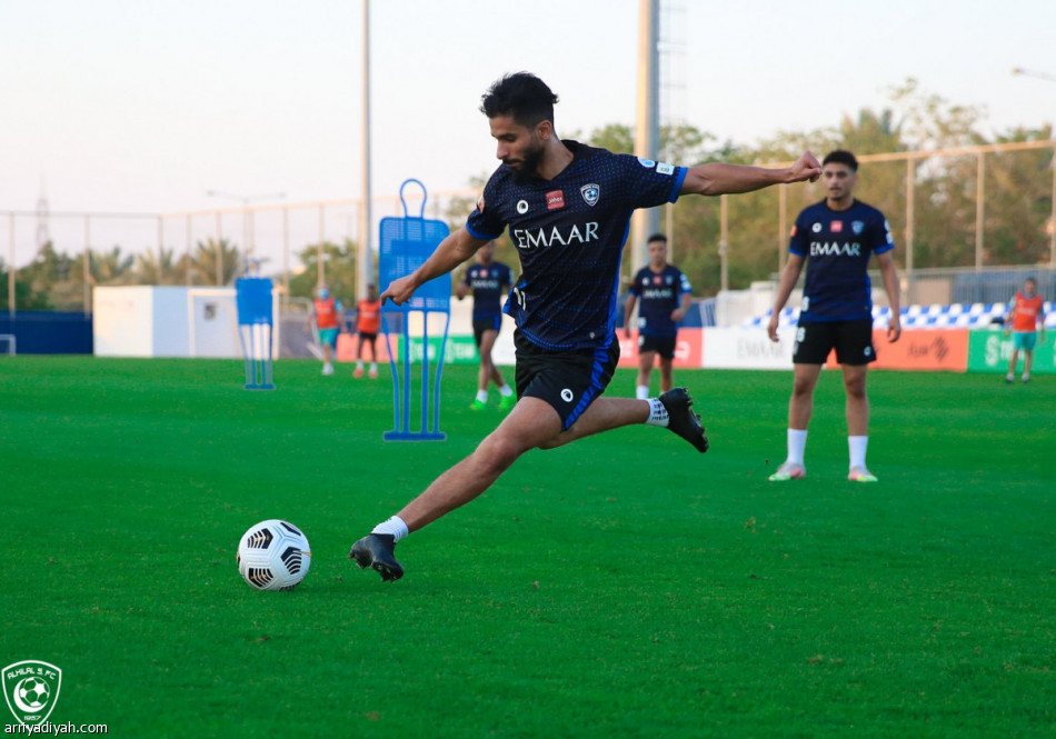 الهلال.. الدوليون يشاركون.. والشهراني يلامس الكرة