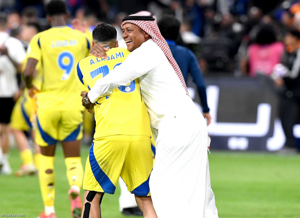 الجمعان يحتفل