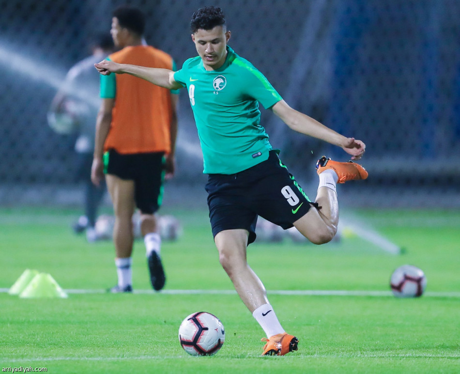 الأخضر يدشن المرحلة الأولى لـ «طوكيو»