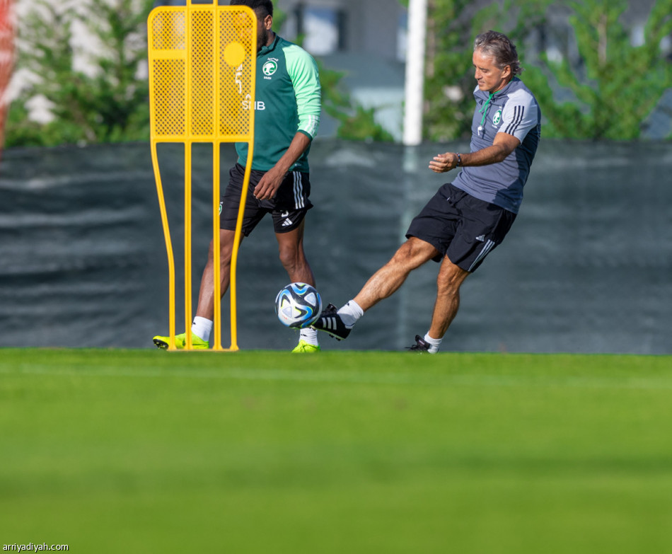 الأخضر.. لاجامي يشارك.. والفرج يجري مرانا خاصا