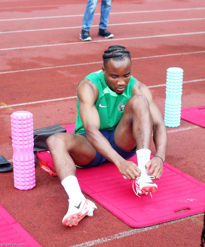 3 مدربين 
يديرون النسور