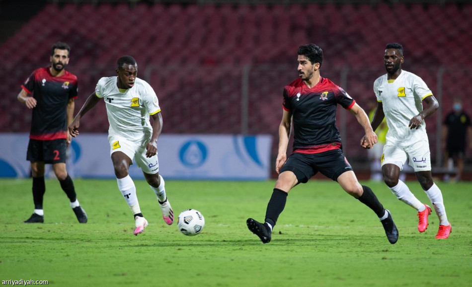 الاتحاد يقتحم مربع الكبار في الدوري