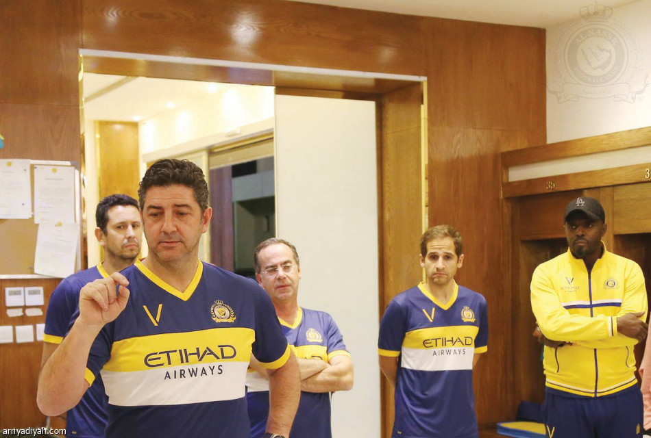 فيتوريا 
يعتمد تشكيلة النصر  بمساعدة هيلدر