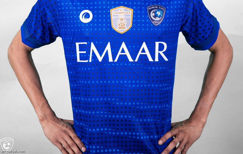 شعار «بطل آسيا» يظهر على قميص الهلال