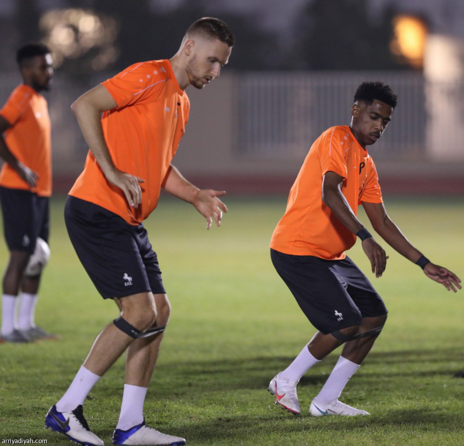 «الثابتة» سلاح العطوي أمام الهلال