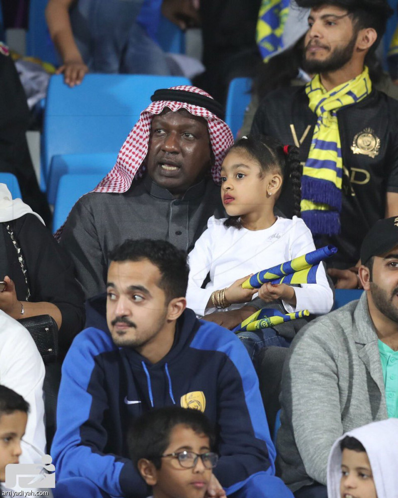 ماجد يدعم النصر من مدرجات الملز
