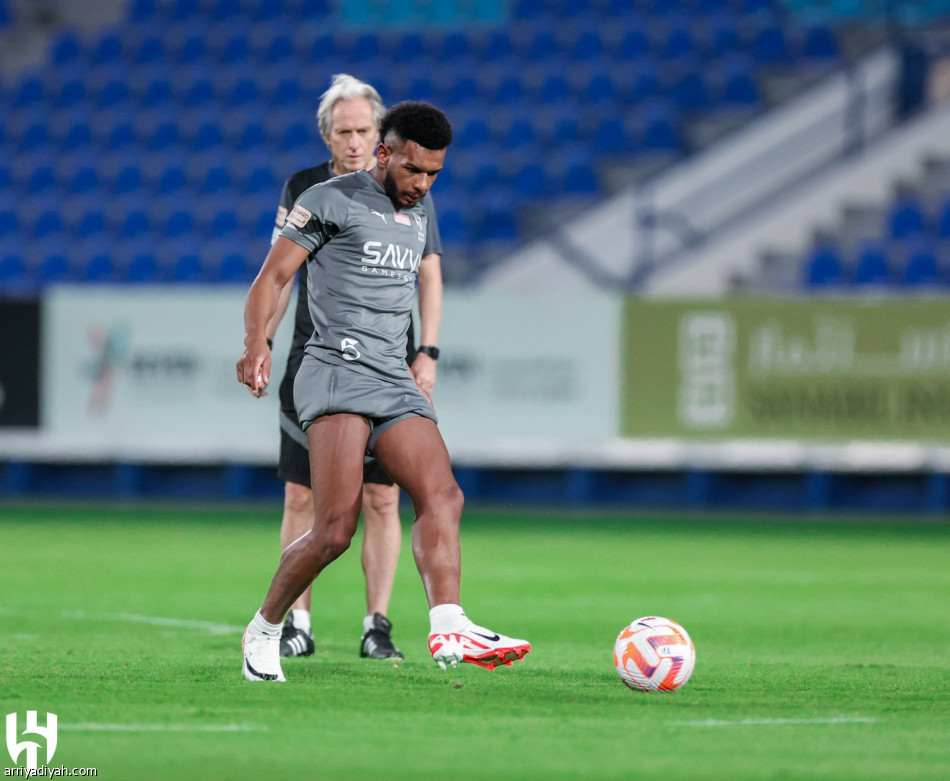 الهلال يرفض الراحة.. ويبدأ تحضيرات الشباب