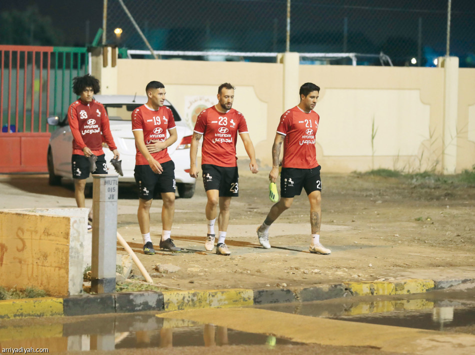 اجتماع
يناقش أوضاع الاتحاد