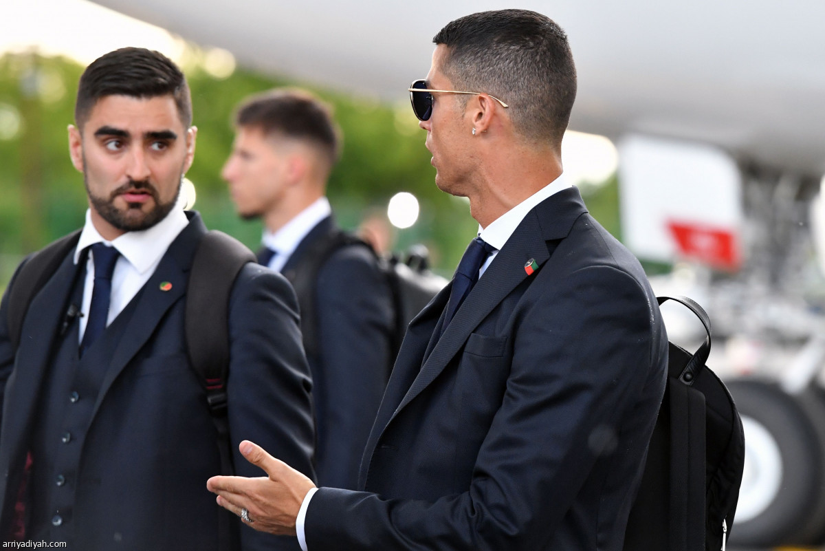 الدون ورفاقه .. يصلون