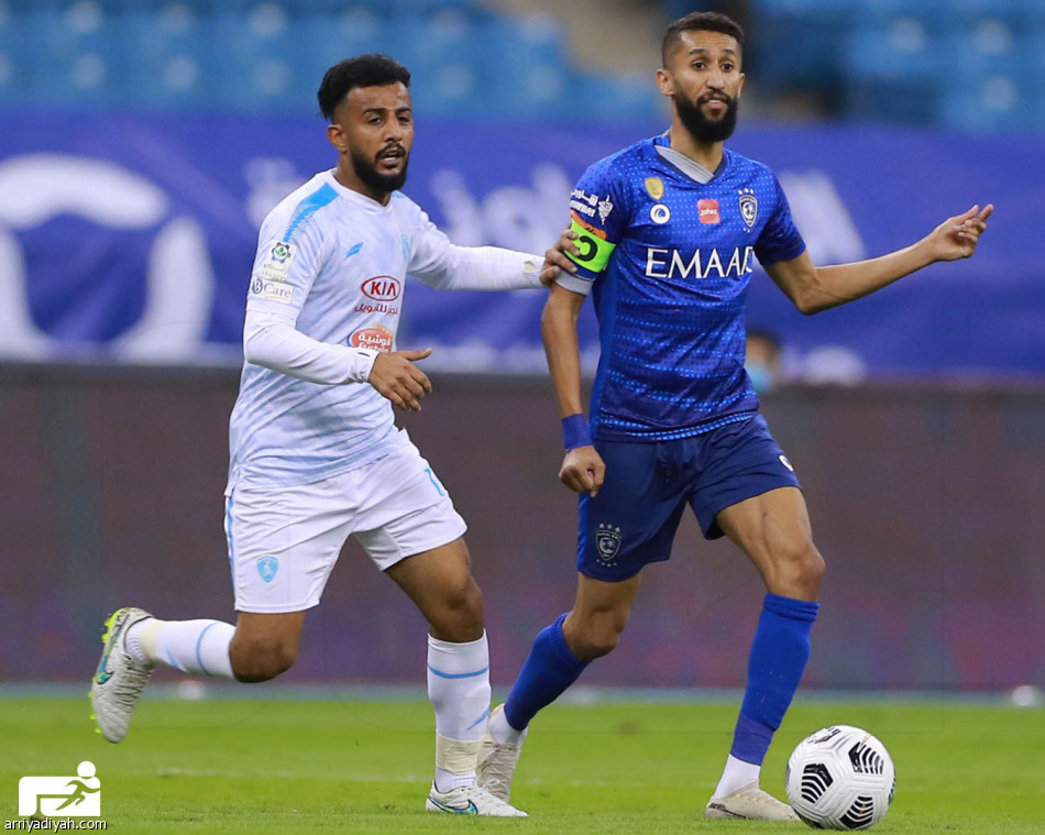 البطل يستعرض.. وينفرد بـ«القمة»