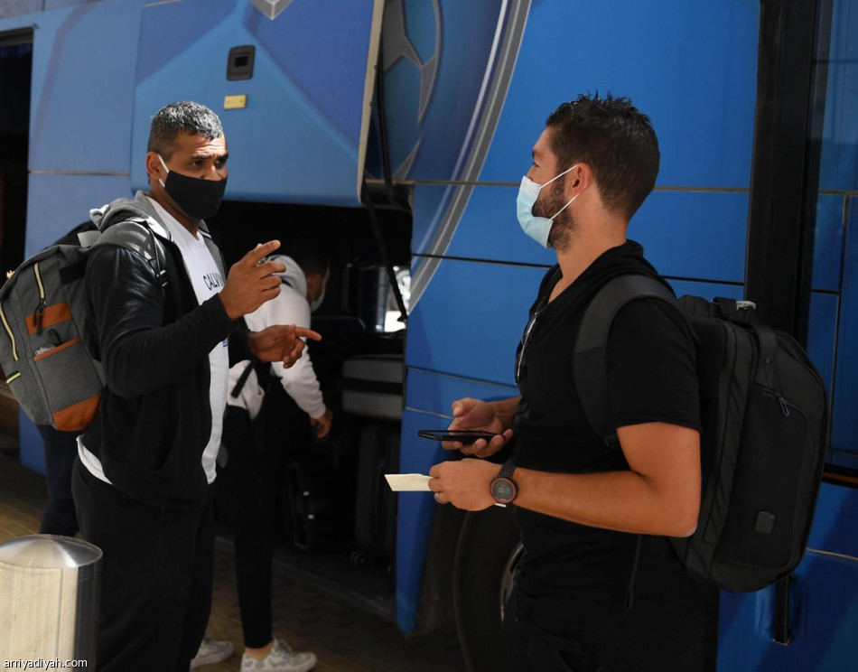 محترفو الهلال يعودون إلى الرياض