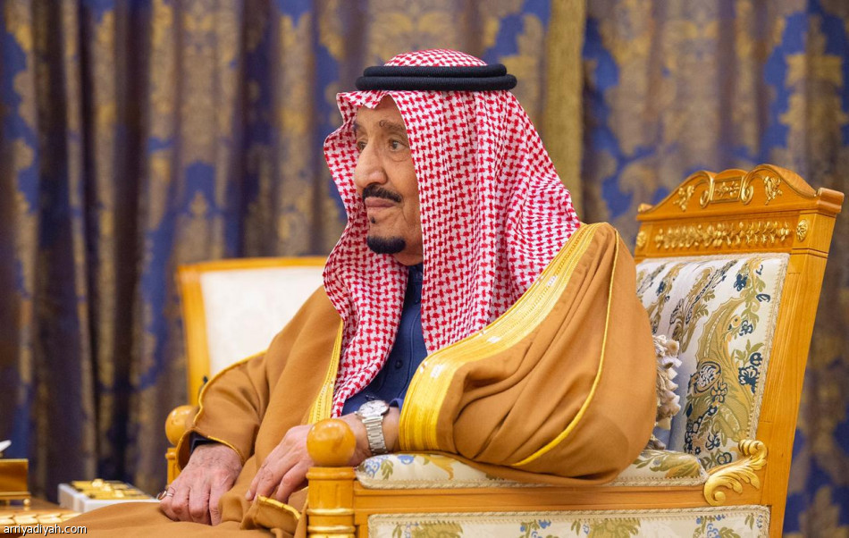 وزير الرياضة يؤدي القسم أمام الملك