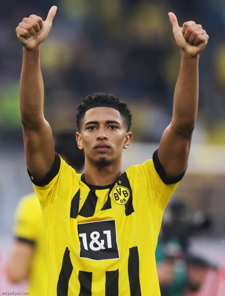 دورتموند يطارد بايرن بخماسية مونشنجلادباخ