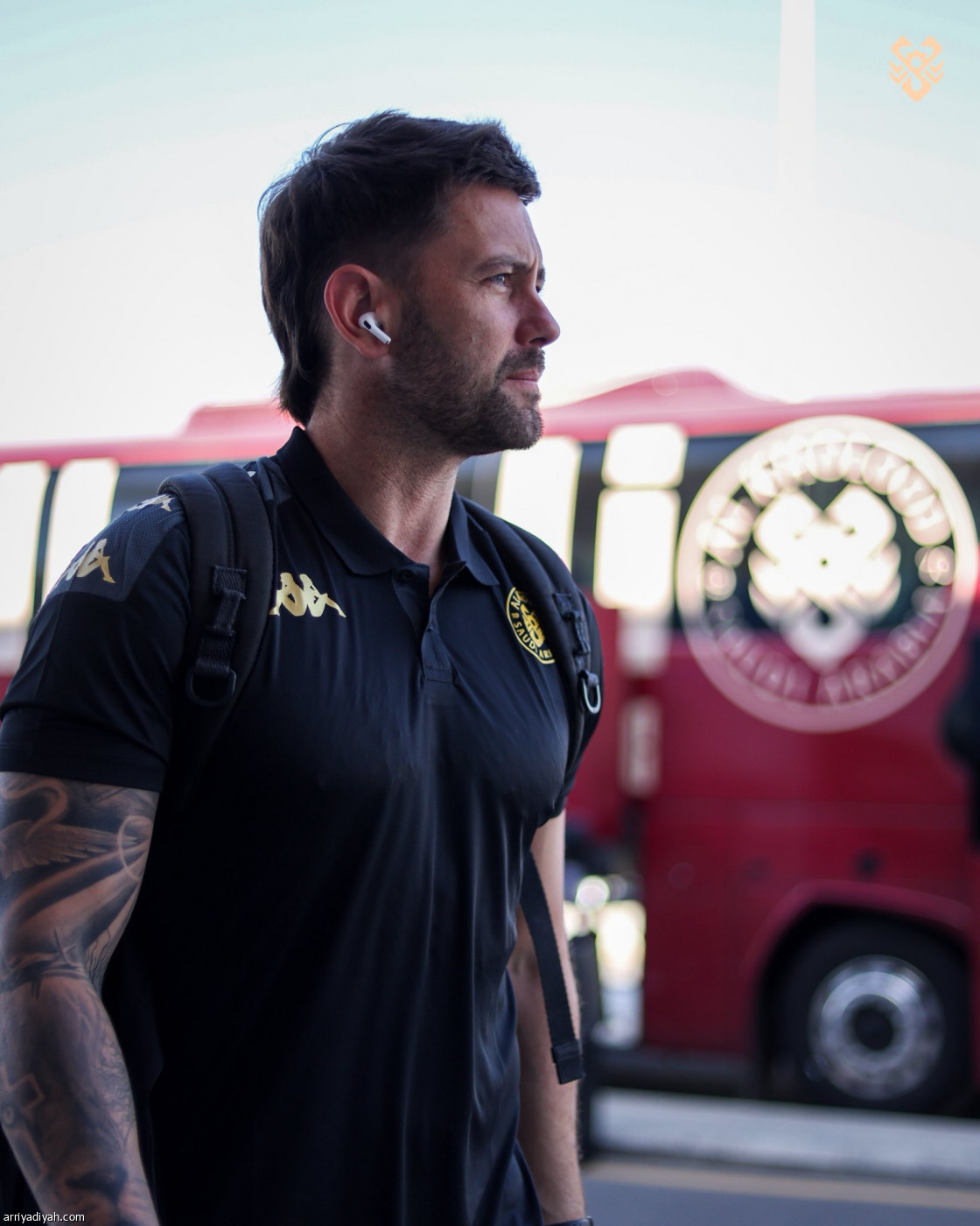 الخلود يغادر