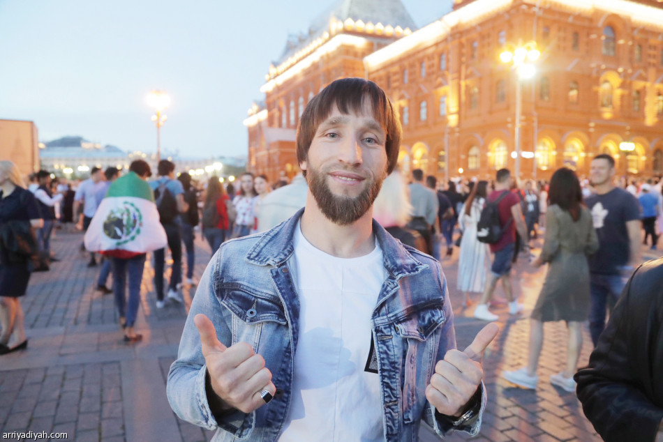 الأخضر 
يكسب الروس قبل مواجهة الأوروجواي