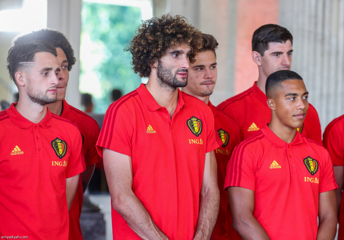 هازارد ورفاقه في ضيافة الملك