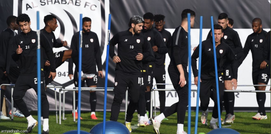 إيجور يقود دفاع الشباب أمام الهلال