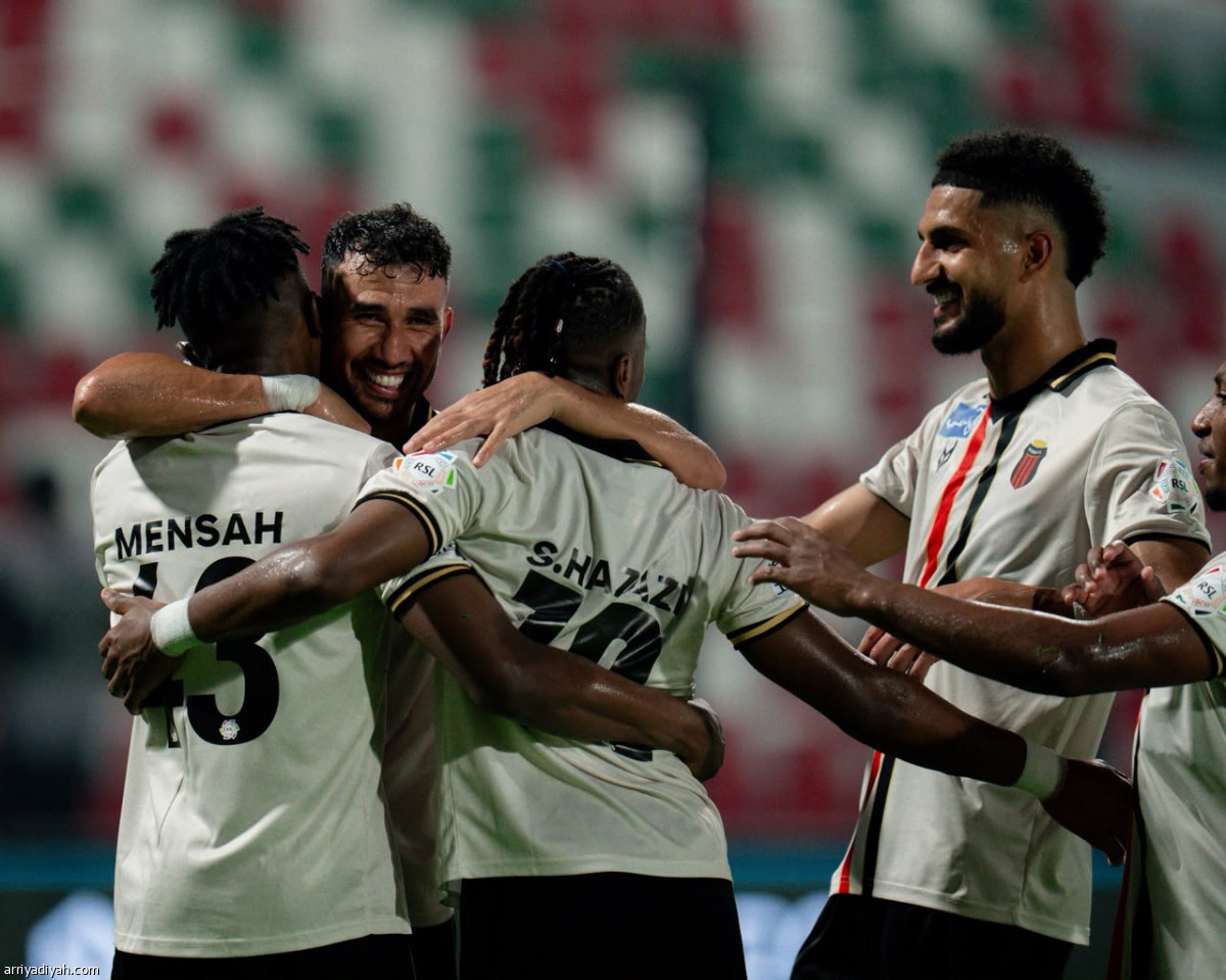 الاتفاق يفوز بالأربعة