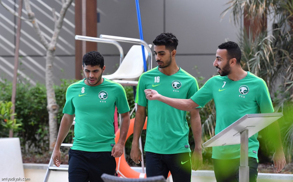 الأخضر يفتح ملف اليابان