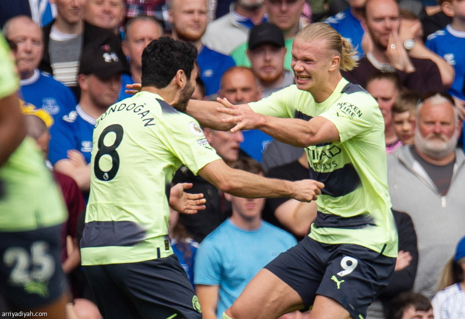 السيتي ينذر الريال بثلاثية إيفرتون