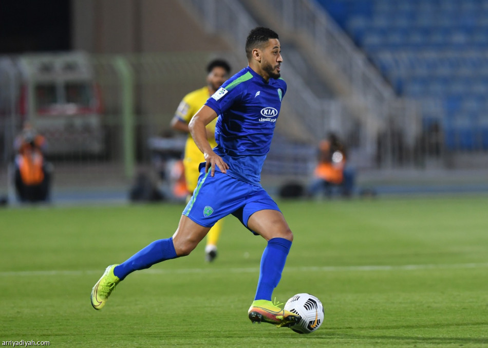 الفتح يفاجئ النصر.. ويسقطه في الافتتاح