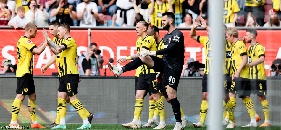 البوندسليجا.. دورتموند ينتزع الصدارة بثلاثية أوجسبورج