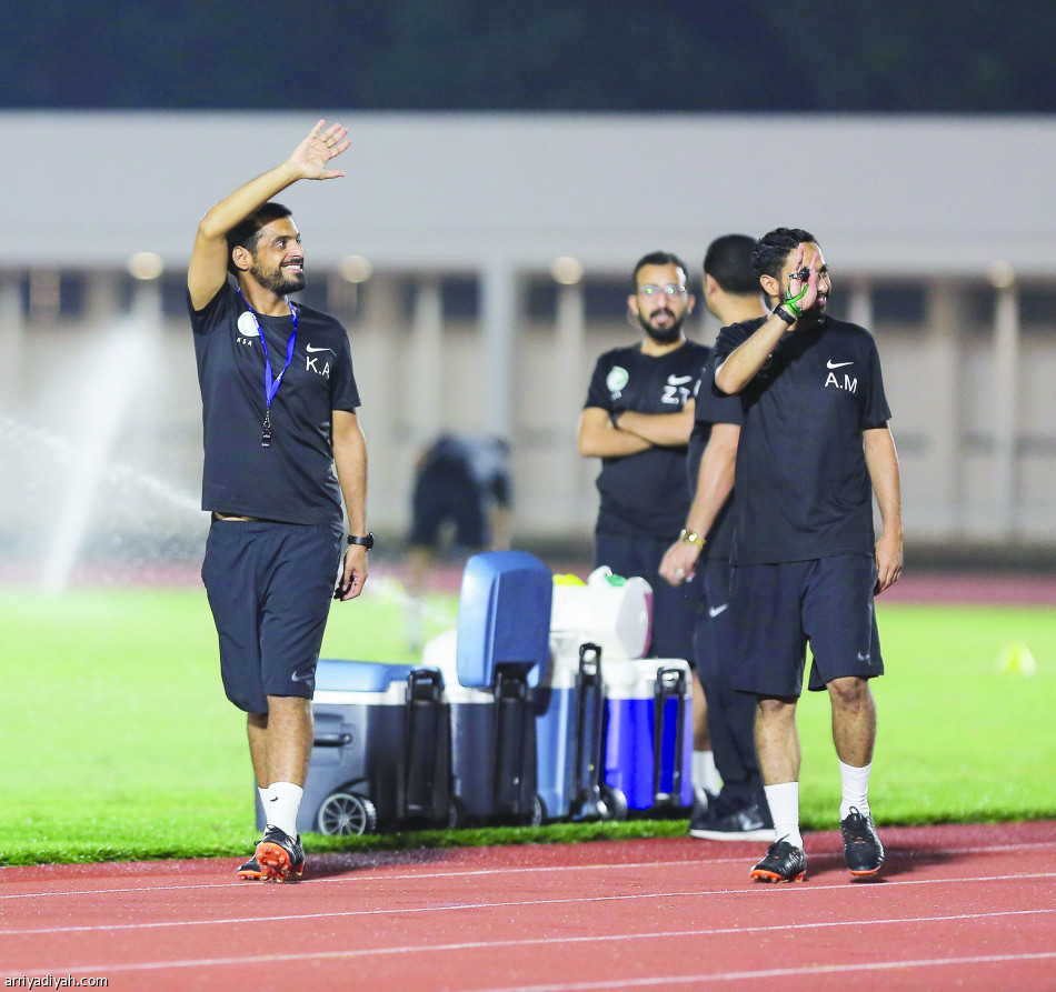 الأخضر
يفتح ملف أستراليا