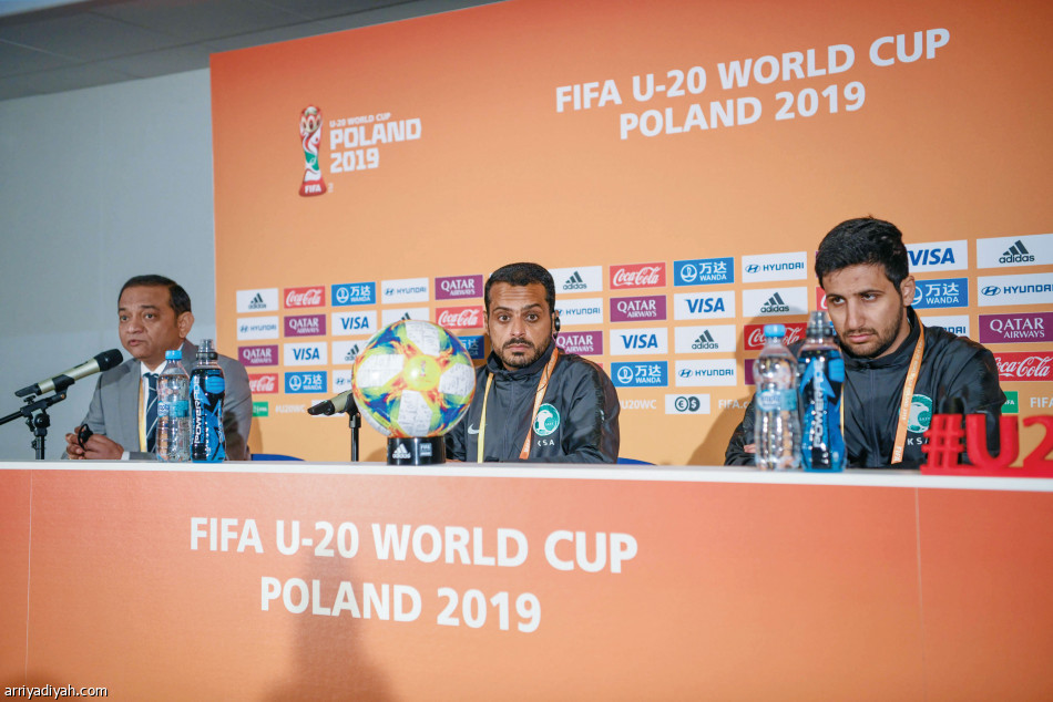 العطوي:
الطرد بعثر الأوراق