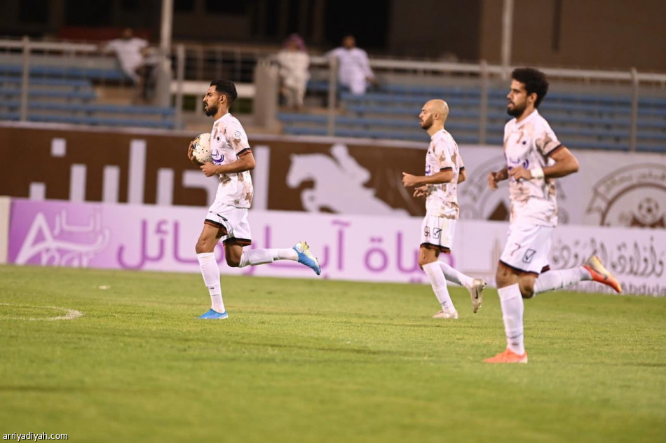 دوري الأولى: 3 انتصارات وتعادلان في الجولة الثالثة