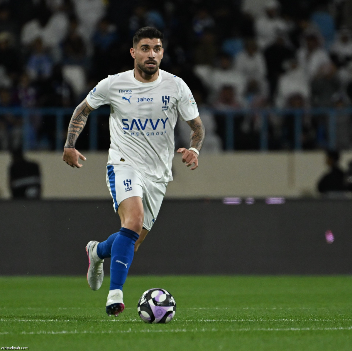 الهلال يعود مكتسحا