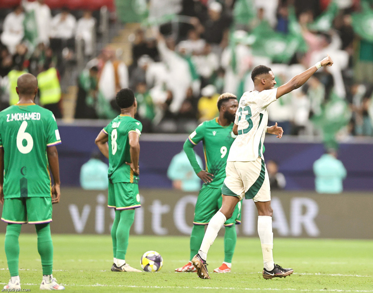 فوز.. صدارة.. وتأهل