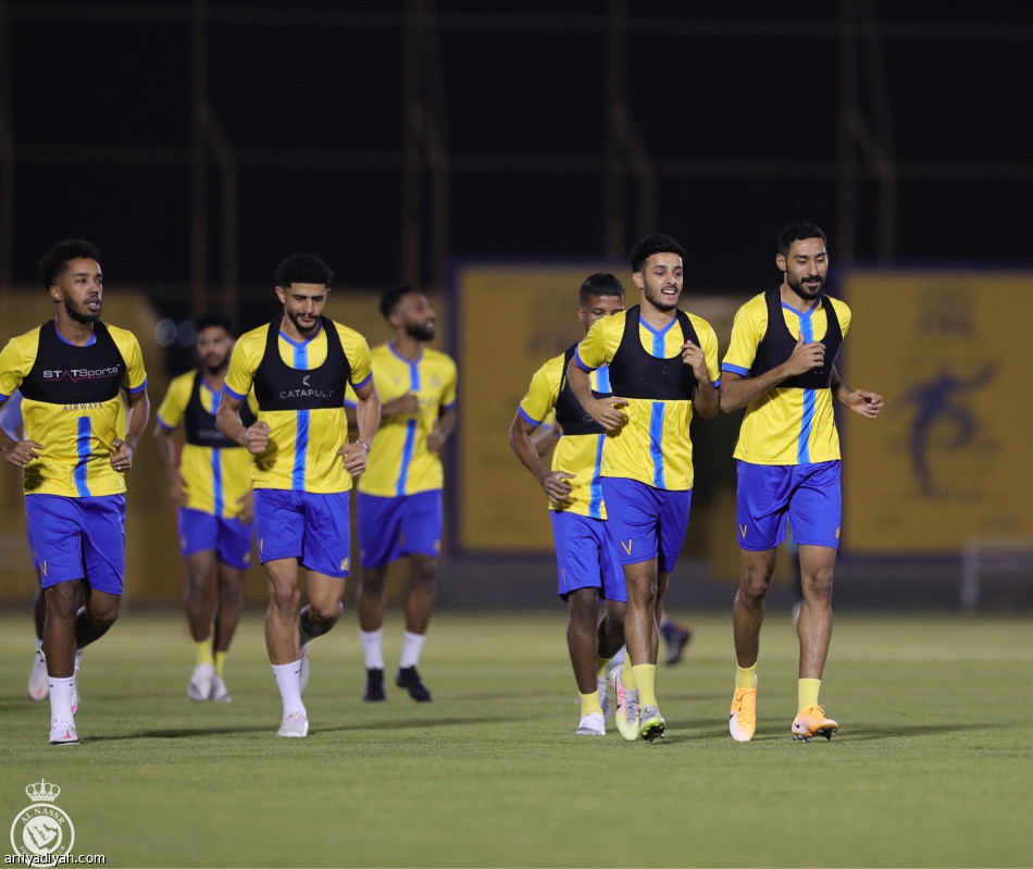 فيتوريا يجتمع باللاعبين.. والغنام يواصل العلاج