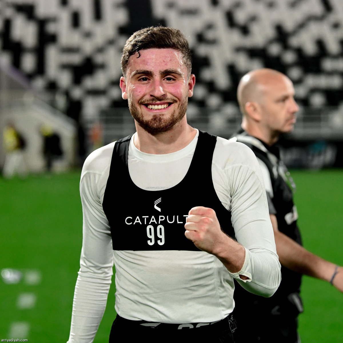 الليوث تفترس