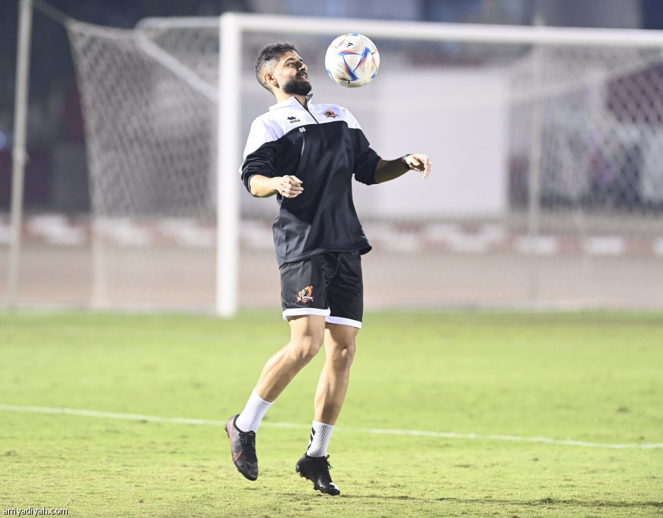 سييرا يجهز الوحدة للطائي بسلاح التسديد