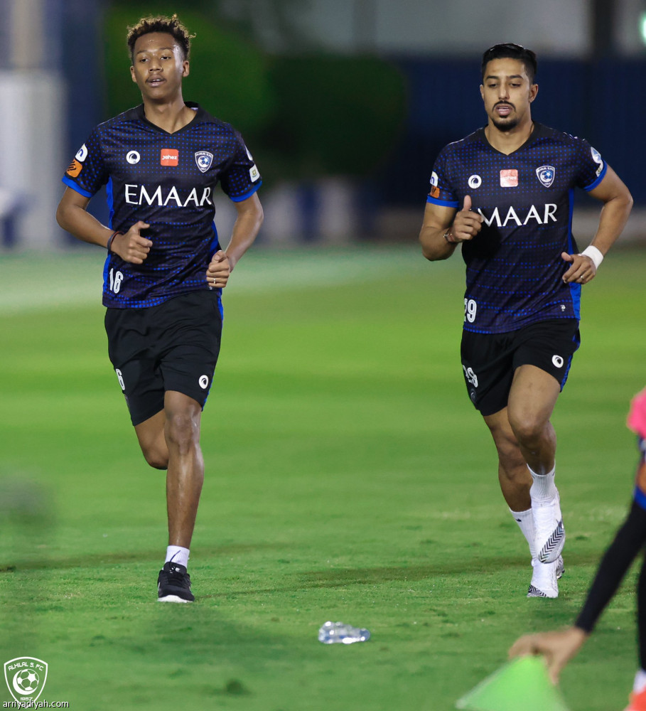 الهلال يفتح ملف العين.. وجوميز وخربين يعودان