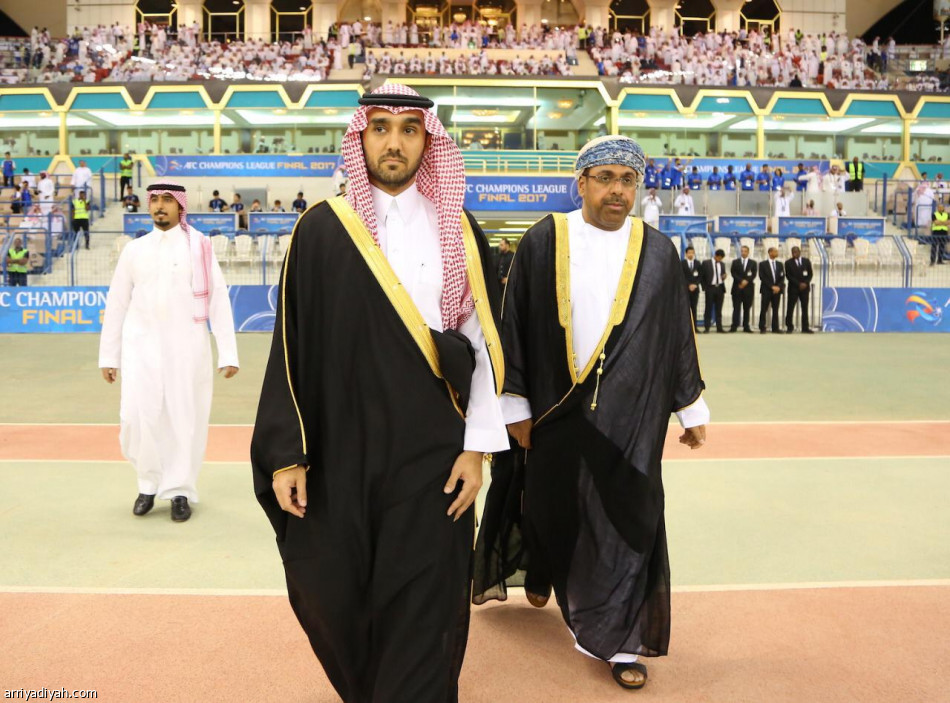 عبدالعزيز بن تركي.. حفيد الفيصل وبطل السيارات.. يقود الرياضيين