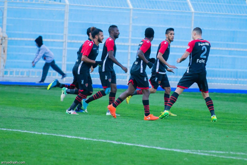 دوري الأولى: 5 انتصارات في انطلاق الجولة الـ19