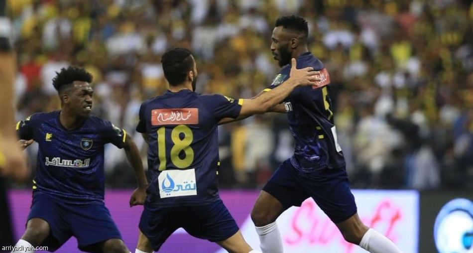 التعاون يكتب التاريخ ويتوج بكأس الملك