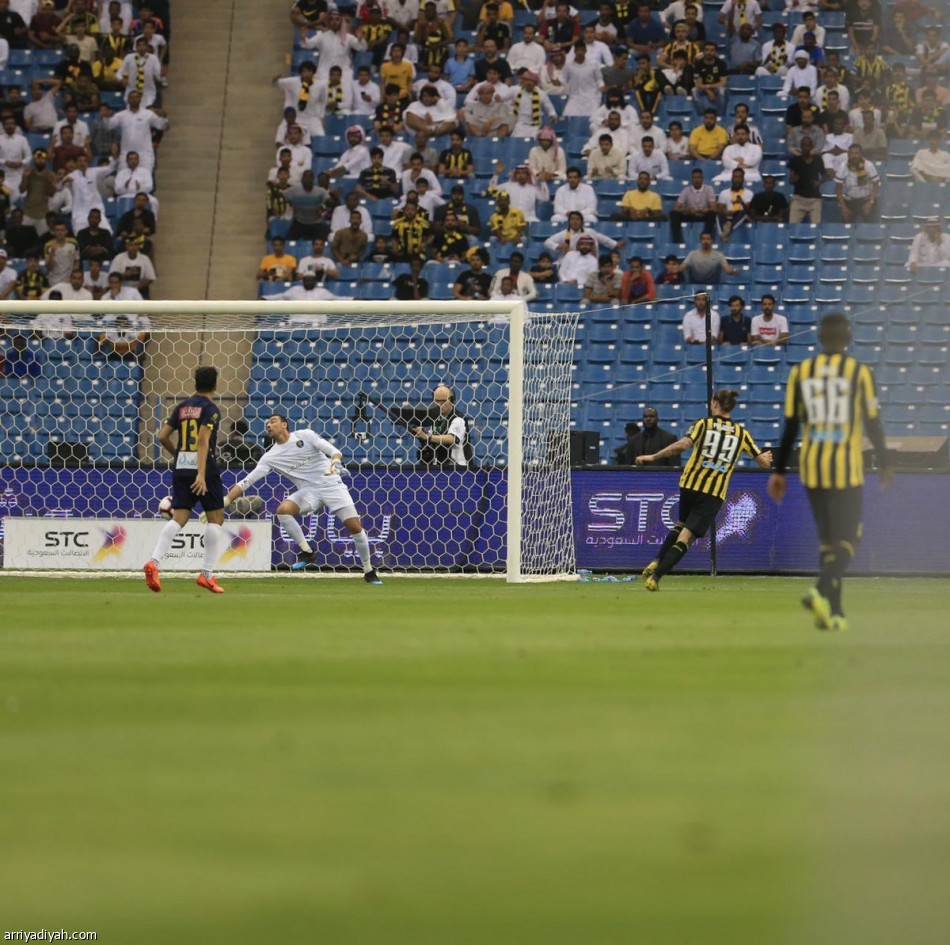 التعاون يكتب التاريخ ويتوج بكأس الملك