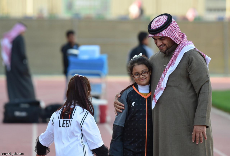 البلطان يحتفي بالعائلة الشبابية.. ويدرجهم بمكافآت الفريق
