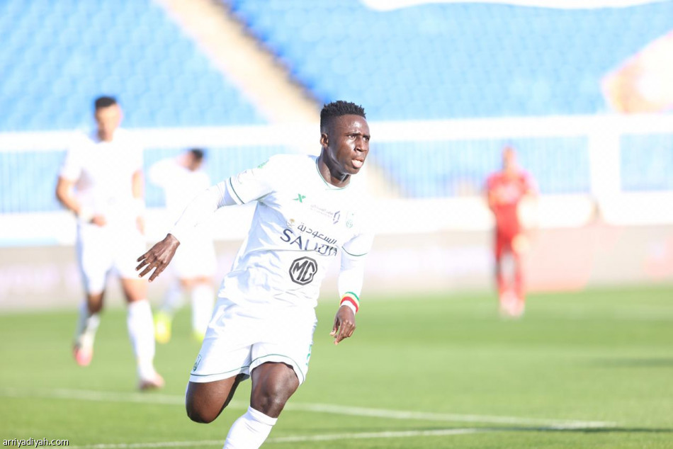 ضمك يهزم الأهلي.. ويرسل النصر إلى الأخير