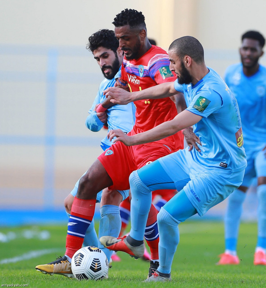 الباطن يعيد ثلاثية الدوري في أبها