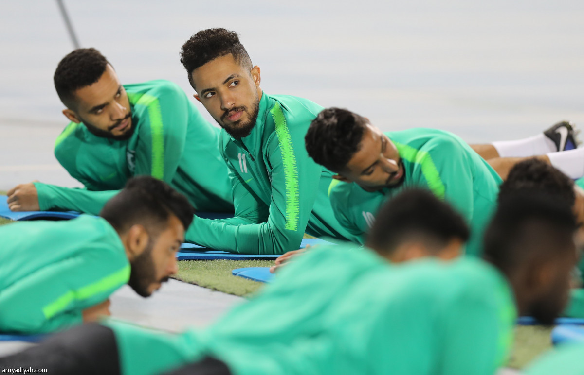 الأخضر يستعد للعبور