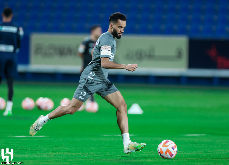 قبل الشباب.. الهلال يتأهب بمناورة فنية