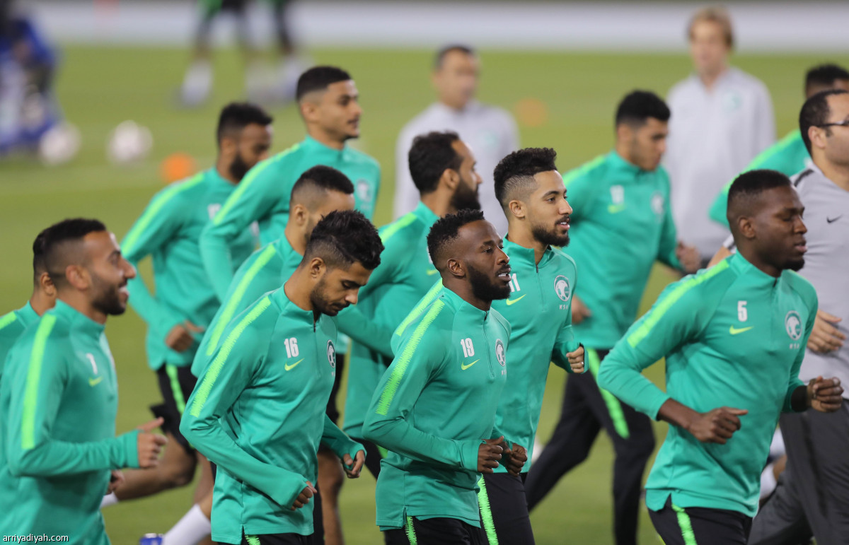 الأخضر يستعد للعبور