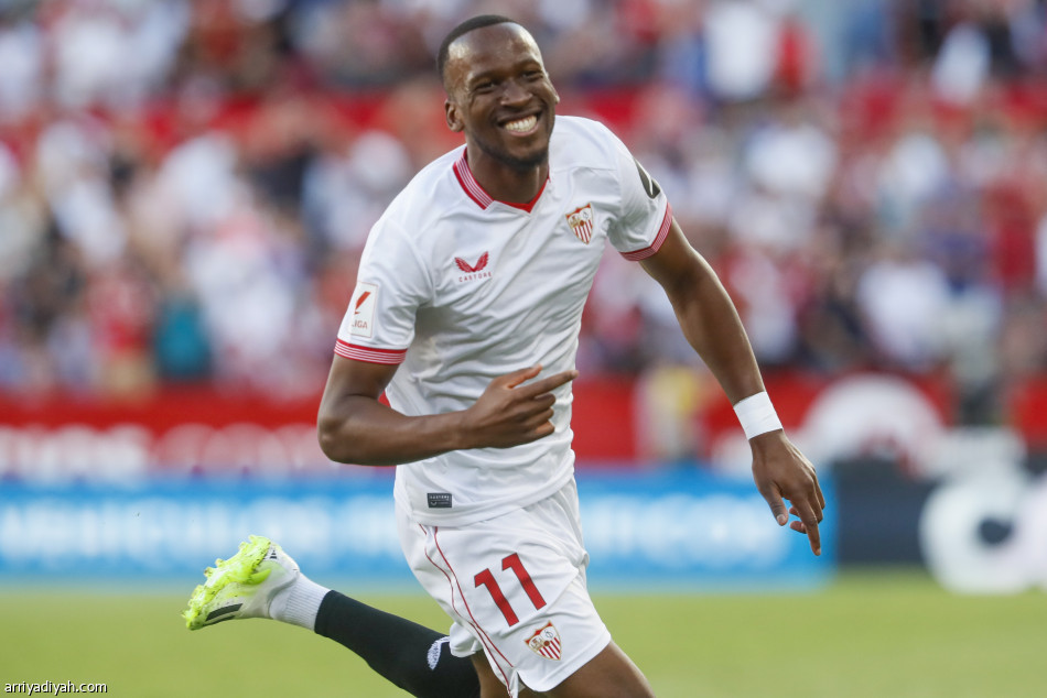 إشبيلية يكتسح ألميريا بخماسية