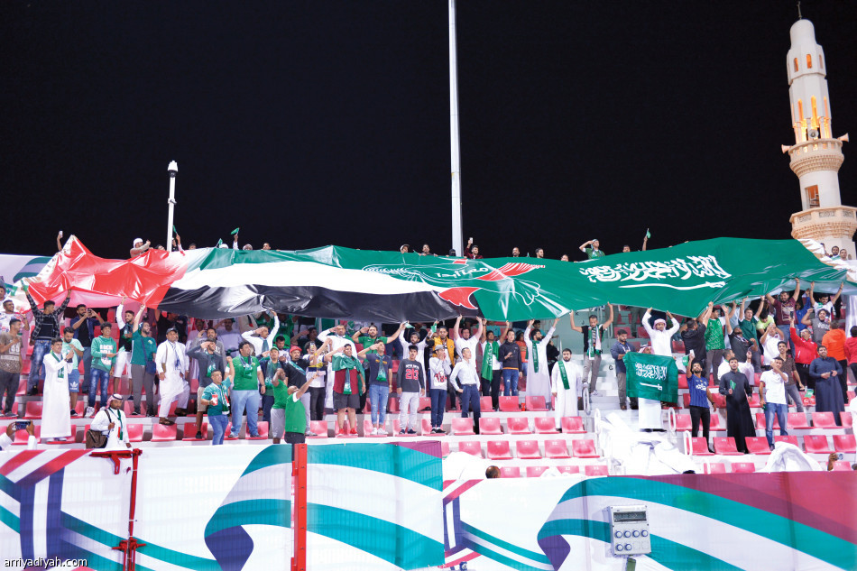 معا إلى الأبد
في مدرجات راشد