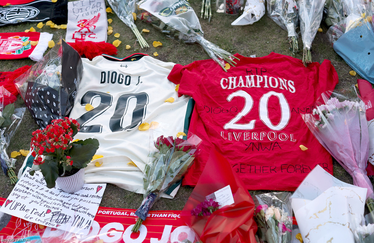 ليفربول يفتح دفتر التعازي